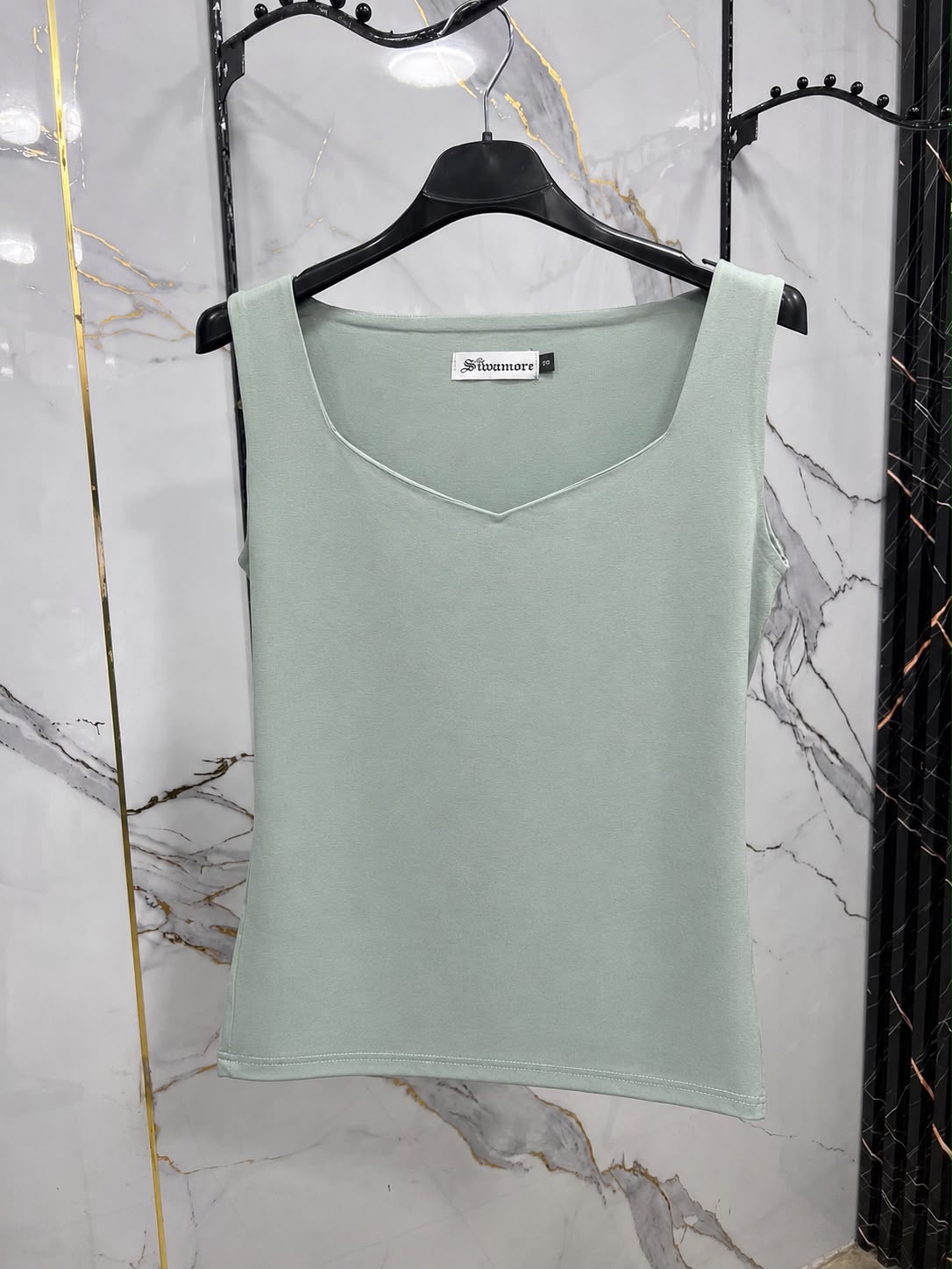 Basic sleeveless-Sweetheart Neck Top