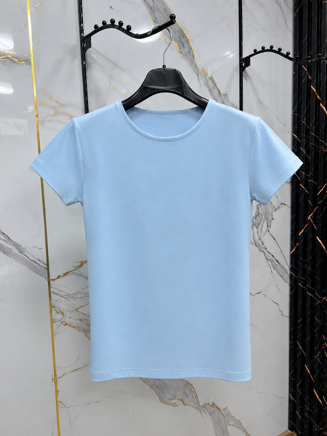 Basic Round-Neck