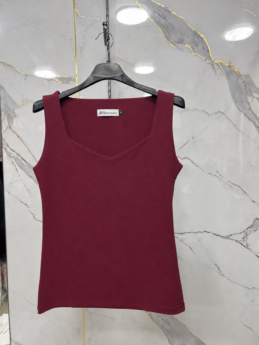 Basic sleeveless-Sweetheart Neck Top