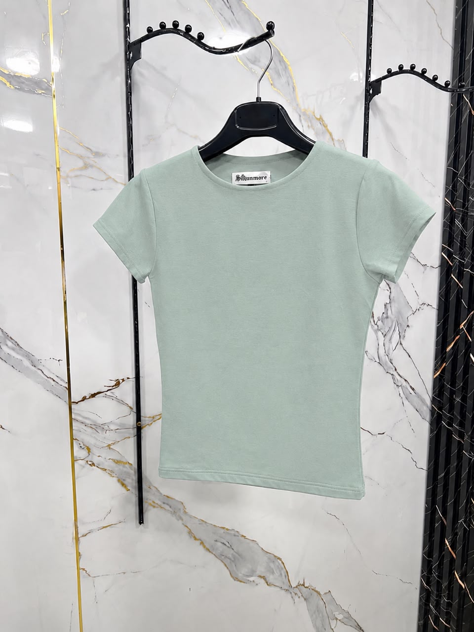 Basic Round-Neck